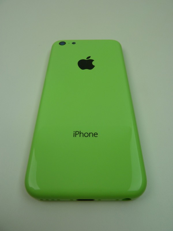 iPhone 5C màu xanh xuất hiện với vỏ ngoài sắc mịn giống Nokia Lumia