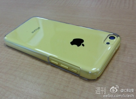 iPhone 5C xuất hiện kèm phụ kiện ốp lưng trong suốt