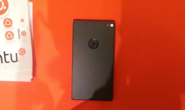 Cận cảnh r&otilde; n&eacute;t Ubuntu Edge, chiếc điện thoại sẽ l&agrave;m thay đổi l&agrave;ng di động
