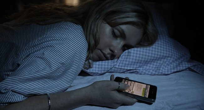 Smartphone và tablet có ảnh hưởng xấu tới giấc ngủ