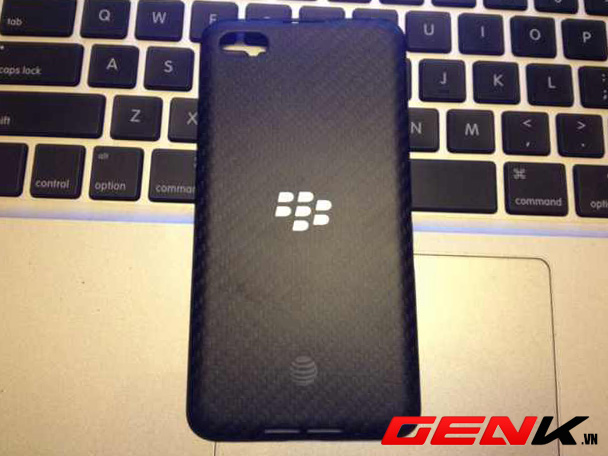 Lộ ảnh mặt lưng BlackBerry A10 tại Việt Nam