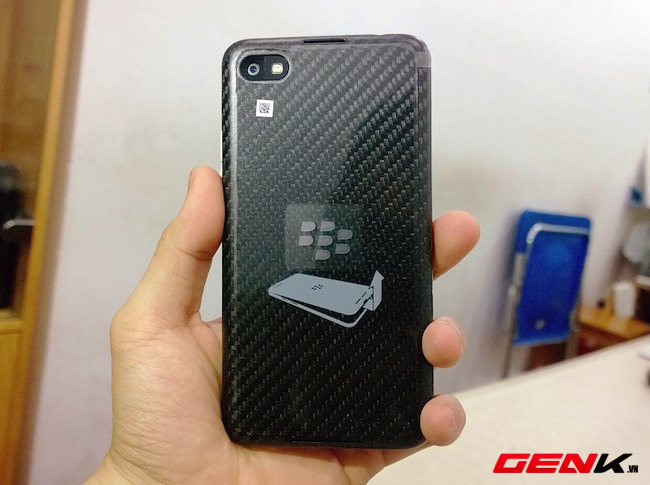 Mở hộp BlackBerry Z30 tại Việt Nam