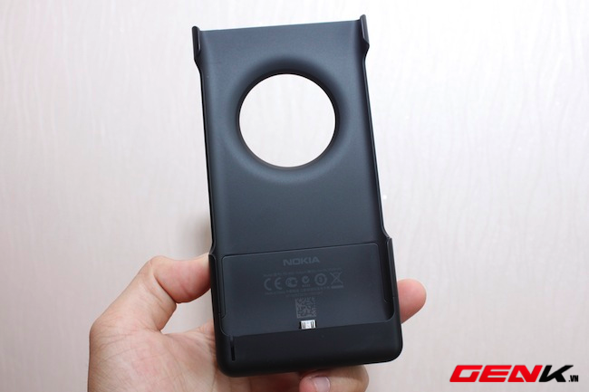  Cận cảnh phụ kiện Camera Grip cho Lumia 1020.