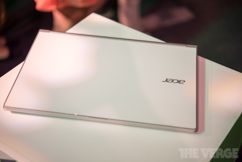 Ảnh thực tế Aspire S3-392 của Acer