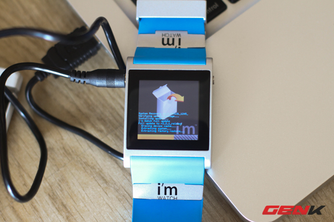 Dùng thử đồng hồ thông minh I’m Watch: nền tảng Android, sản xuất tại Italy