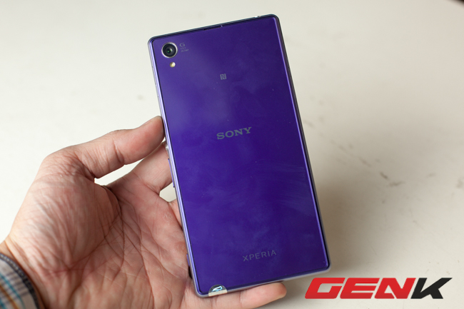 Trên tay Sony Xperia Z1 phiên bản màu tím: đẹp, hoàn thiện tốt và cá tính