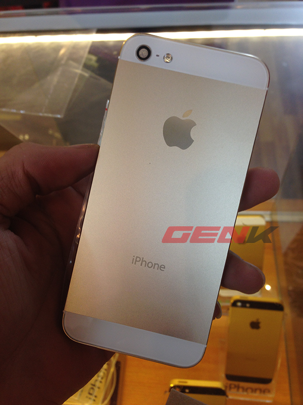 Xuất hiện vỏ màu vàng sâm panh dành cho iPhone 5 tại Việt Nam