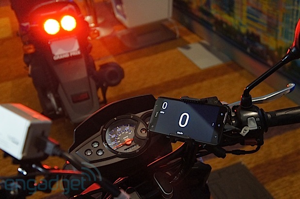 Intel ph&aacute;t triển c&ocirc;ng nghệ l&aacute;i xe si&ecirc;u th&ocirc;ng minh d&agrave;nh cho xe m&aacute;y