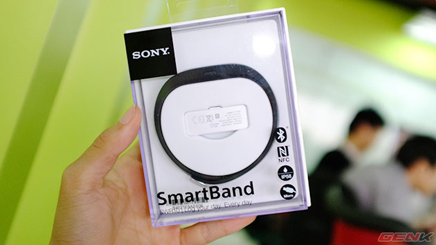 Hình ảnh thực tế vòng theo dõi sức khỏe Sony Smartband