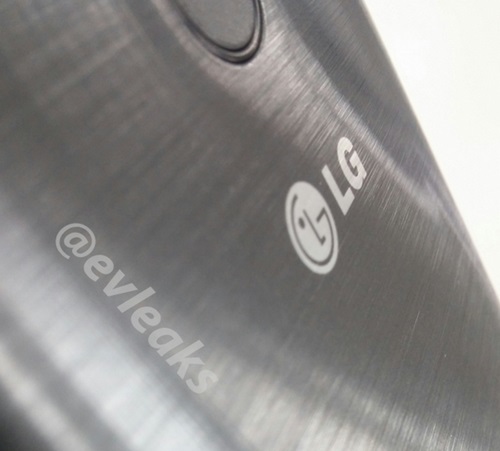 LG G3 dùng pin tháo rời và có phiên bản vỏ kim loại cao cấp