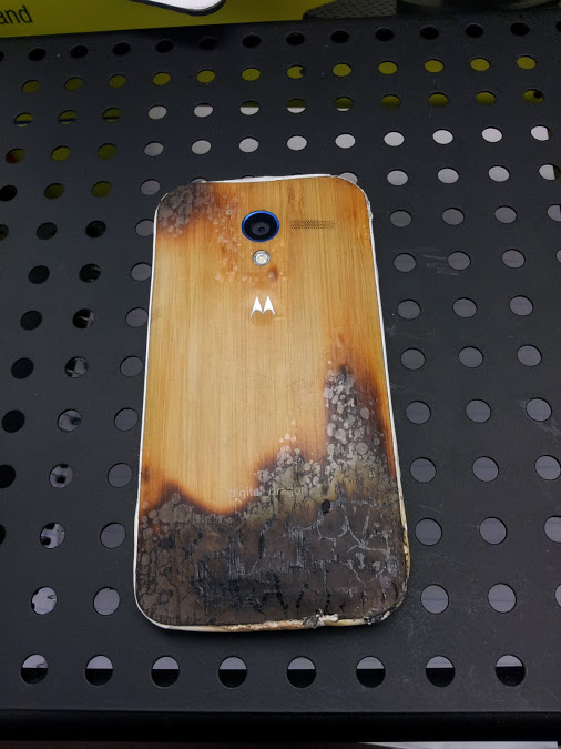 Moto X Motorola cháy gỗ