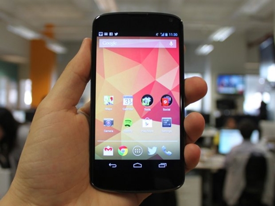 Điểm danh những smartphone dùng chung công nghệ màn hình với LG G2