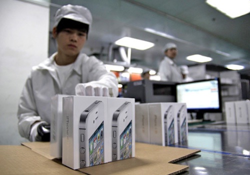 Nhân viên Foxconn bị bắt vì tuồng phụ kiện iPhone 6 ra ngoài