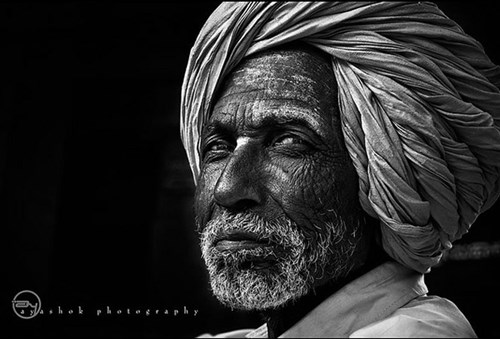 Một bức ảnh chân dung được chụp bằng ống kit Nikkor 18-55mm bởi nhiếp ảnh gia Ấn Độ Ashok Saravanan.
