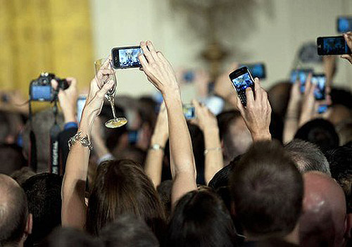 máy ảnh sổ, smartphone, iphone, samsung, mạng xã hội