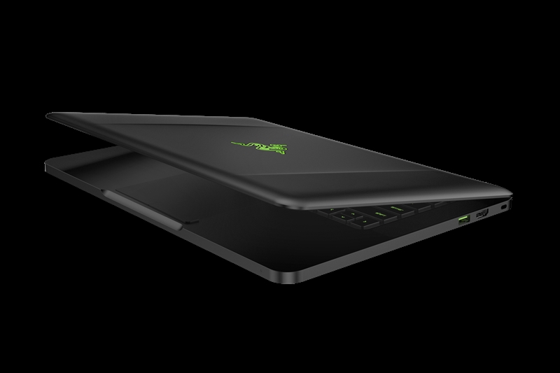 Razer nâng cấp cho laptop chơi game Blade: Card Maxwell, màn hình khủng