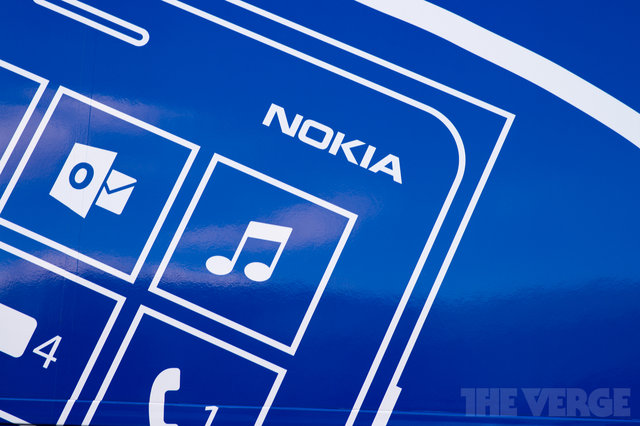 Sau Nokia X, Microsoft "thanh trừng" nốt Asha và S40 của Nokia