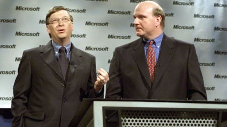Ông Gates và Ballmer được xem như trở ngại cho CEO mới