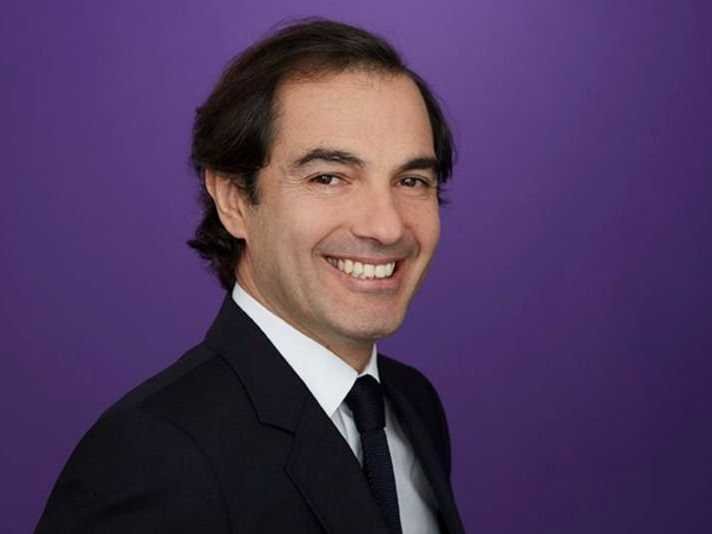 Giám đốc điều hành (COO) của Yahoo, ông Henrique De Castro