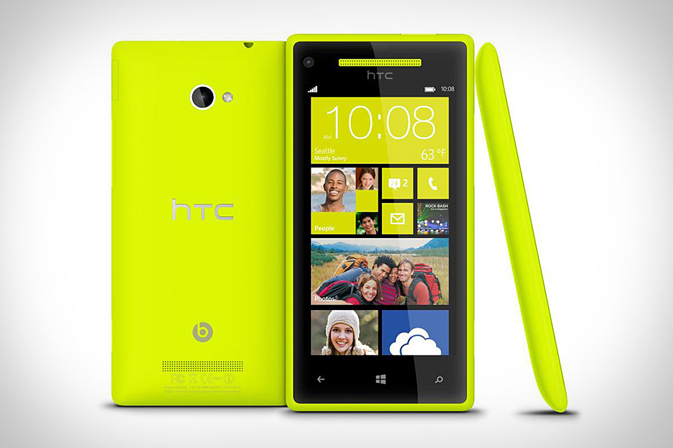 HTC Windows Phone 8x - chiếc máy mất gần 70% giá trị trong 14 tháng.