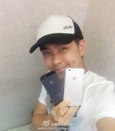 Hình ảnh iPhone 6 trên tay ngôi sao người Đài Loan