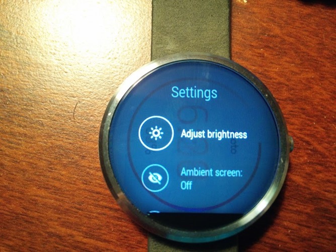 Vừa mới bán ra, nhiều người dùng đã gặp rắc rối với smartwatch Moto 360