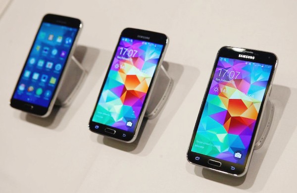 Samsung Galaxy S5 tiếp tục giảm giá.