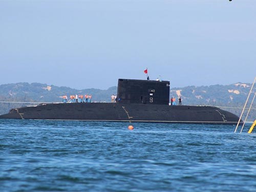 Tàu ngầm Kilo Hồ Chí Minh đã cập cảng Cam Ranh