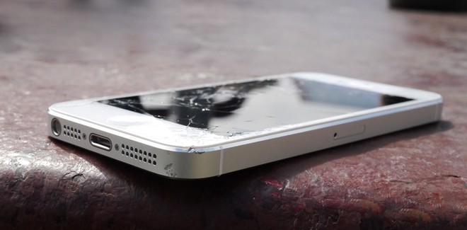 Tân trang iPhone móp méo giá vài trăm nghìn ở Sài Gòn