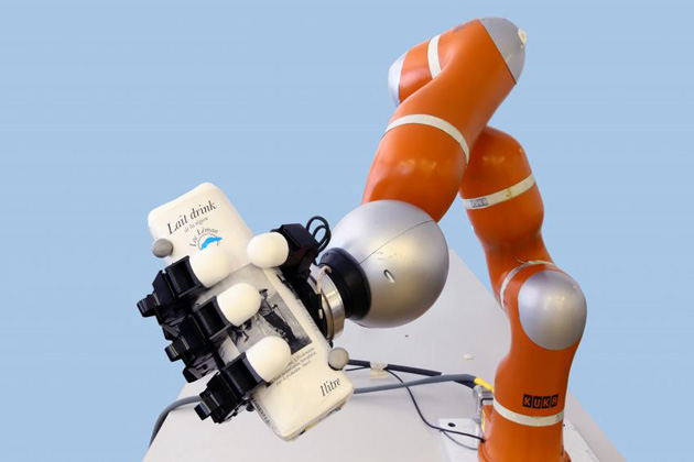 Ultra-fast Bionic Arm catches milk