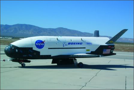 Hé lộ dự án tàu vũ trụ tuyệt mật X-37B của Mỹ