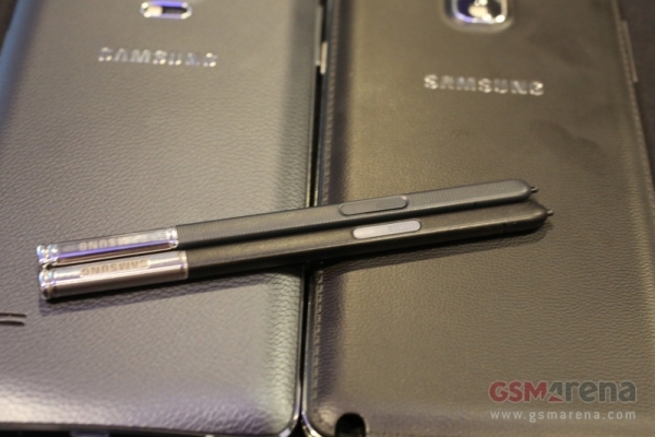 Trong này hôm nay, Samsung đã ra mắt thế hệ phablet đầu bảng mới nhất của mình – chiếc Galaxy Note 4. Là một phiên bản nâng cấp của Note 3, Note 4 đã sửa được tất cả các sai lầm của người tiền nhiệm.