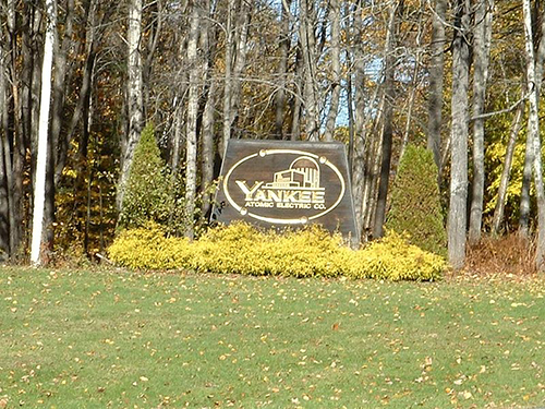 800px-Yankee_Rowe_Entrance.