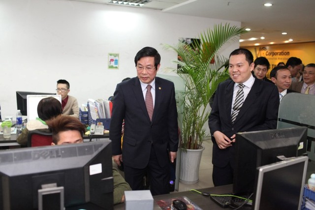 Bộ trưởng Nguyễn Bắc Son đến thăm và động viên các bộ phận thuộc VCCorp