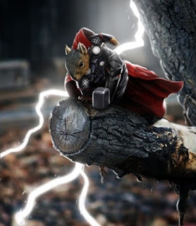 Hay cả Thor thần thánh.