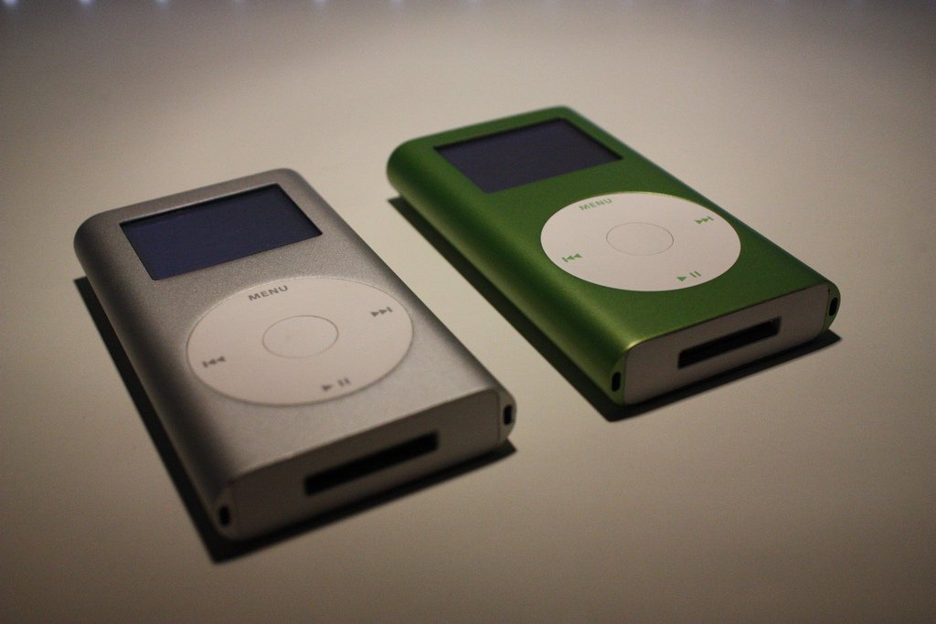 iPod mini ra đời năm 2004