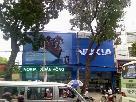 Cửa hàng đối tác đầu tiên của Nokia ở VN thay biển Microsoft