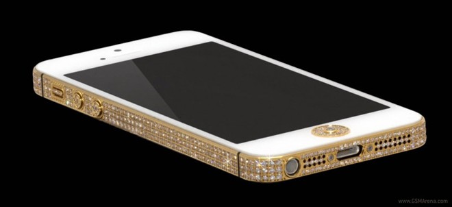 Để tạo ra chiếc iPhone này Alchemist đã phải mất tới 5 tháng để gia công phân khung viền từ vàng nguyên chất 24K