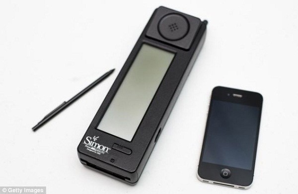 Smartphone đầu tiên trên thế giới tròn 20 tuổi