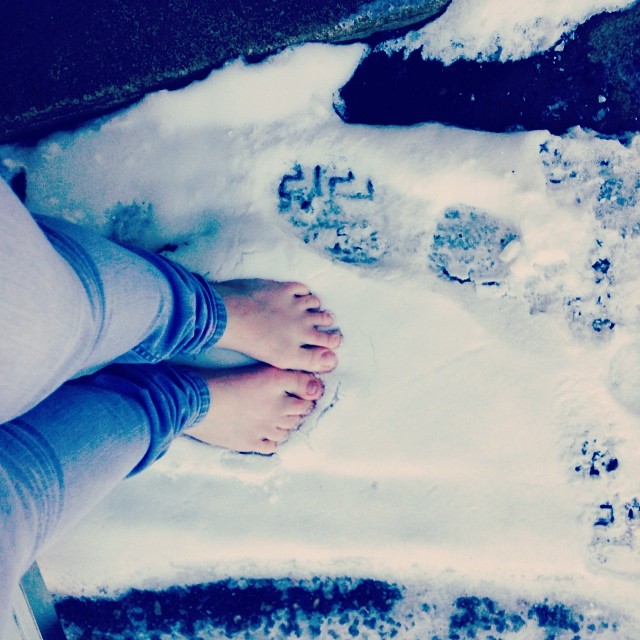 Những bước chân này sẽ để lại dấu vết khi bước đi trên tuyết, bạn có bao giờ thực hiện được điều tuyệt vời này chưa?