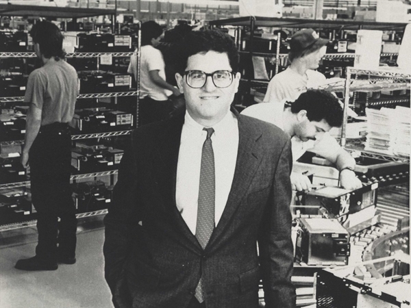 Cuộc đời và sự nghiệp của Michael Dell: 50 năm một chặng đường không nghỉ