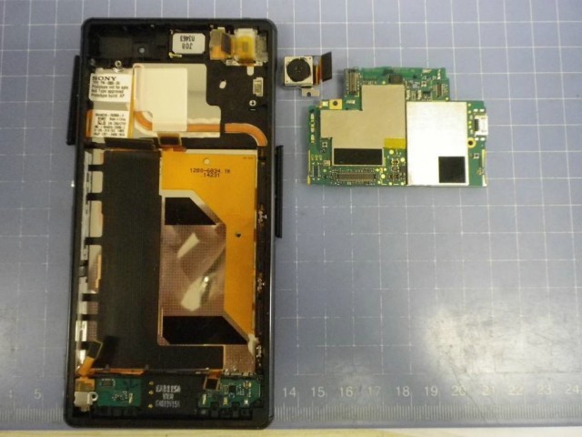 Chưa ra mắt, Xperia Z3 đã bị mổ bụng