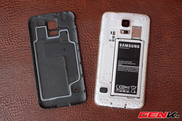 Cận cảnh Galaxy S5 tại Việt Nam: Sự kết hợp giữa Galaxy Note 3 và Galaxy S4