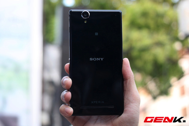 Cận cảnh Xperia T2 Ultra, so sánh với Z Ultra