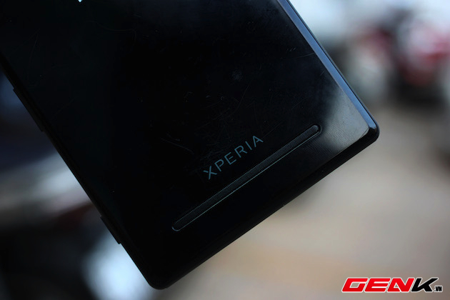 Cận cảnh Xperia T2 Ultra, so sánh với Z Ultra
