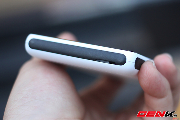 Cận cảnh Xperia E1, smartphone trung cấp có loa ngoài chất lượng