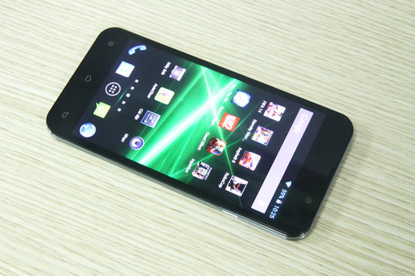 HKPhone ra mắt smartphone 8 nhân Revo LEAD8