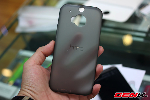 Mở hộp HTC One M8 mới xuất hiện tại Việt Nam