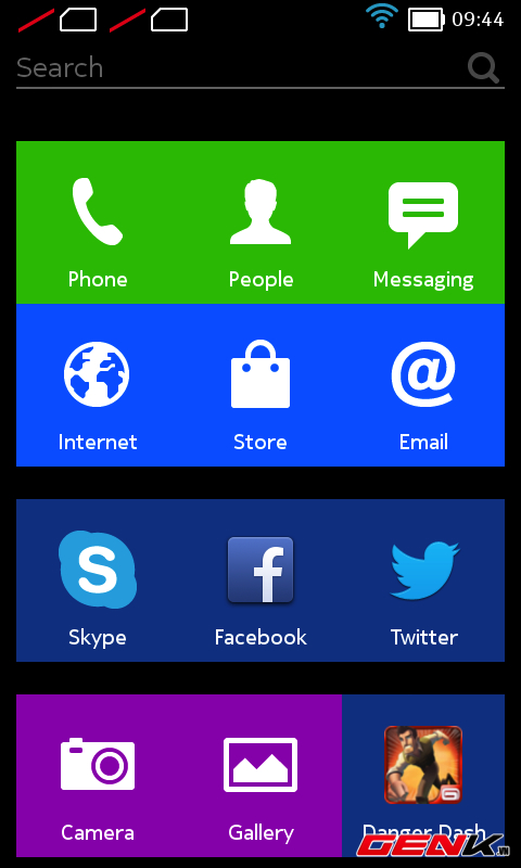 Màn hình chính với các ô tương tự Live Tiles trên Windows Phone.
