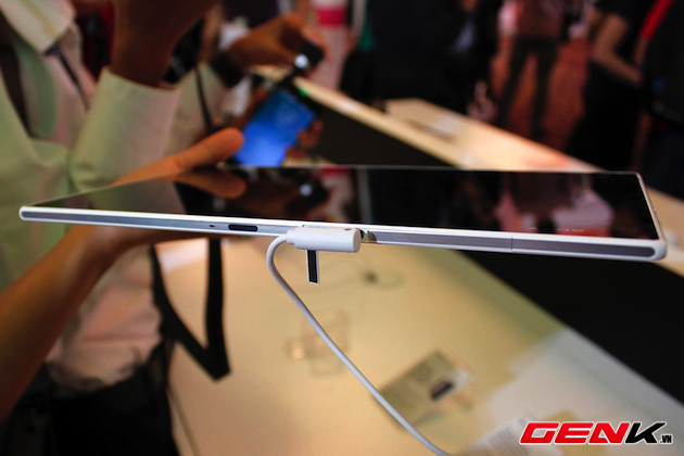 Cận cảnh Xperia Tablet Z2, siêu máy tính bảng tới từ Sony